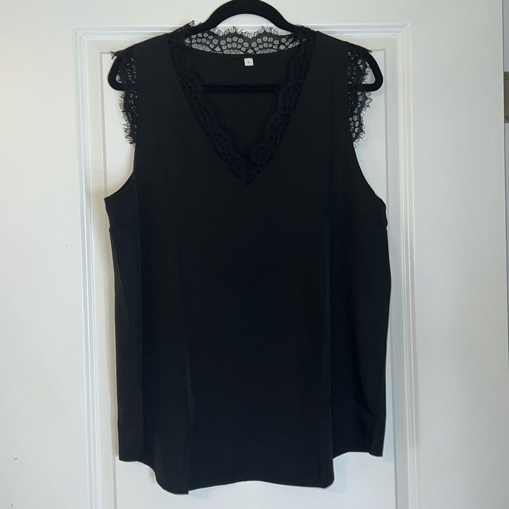 L black tank